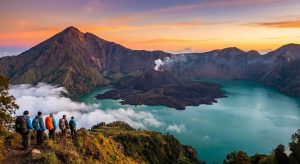 Ekspedisi Rinjani: Menaklukkan Gunung Berapi Terindah di Asia