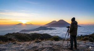 Memburu Matahari Terbit Tertinggi di Jawa